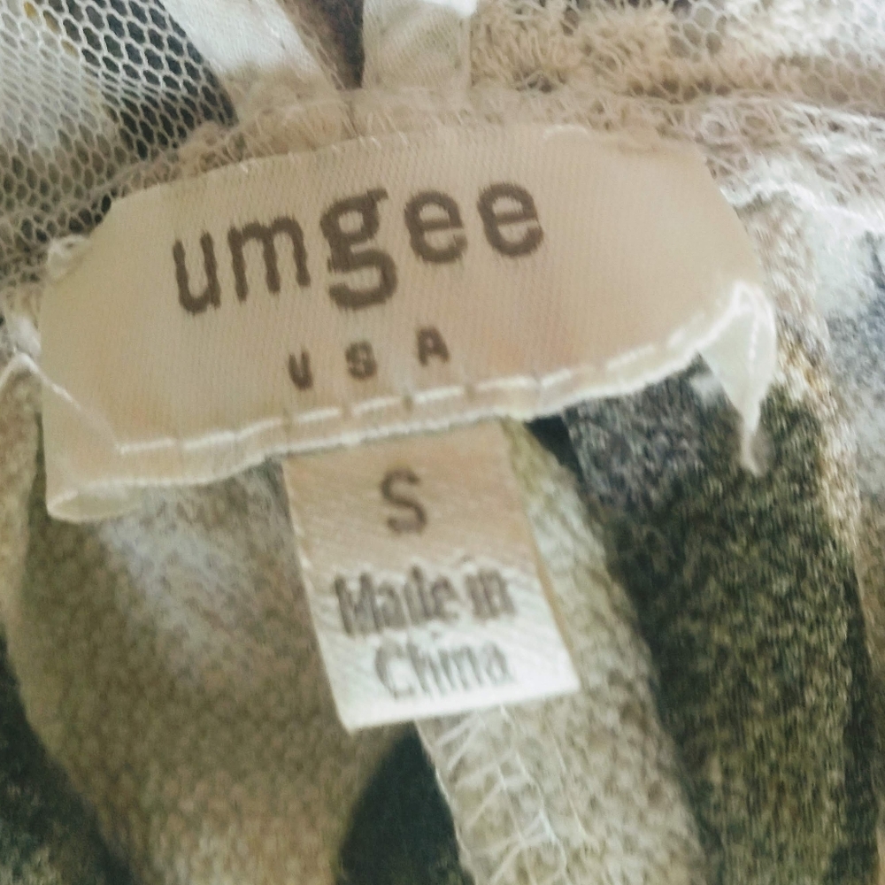 Sold Umgee Boho Sleeveless A-Line Floral Mini D… - Picture 8 of 8